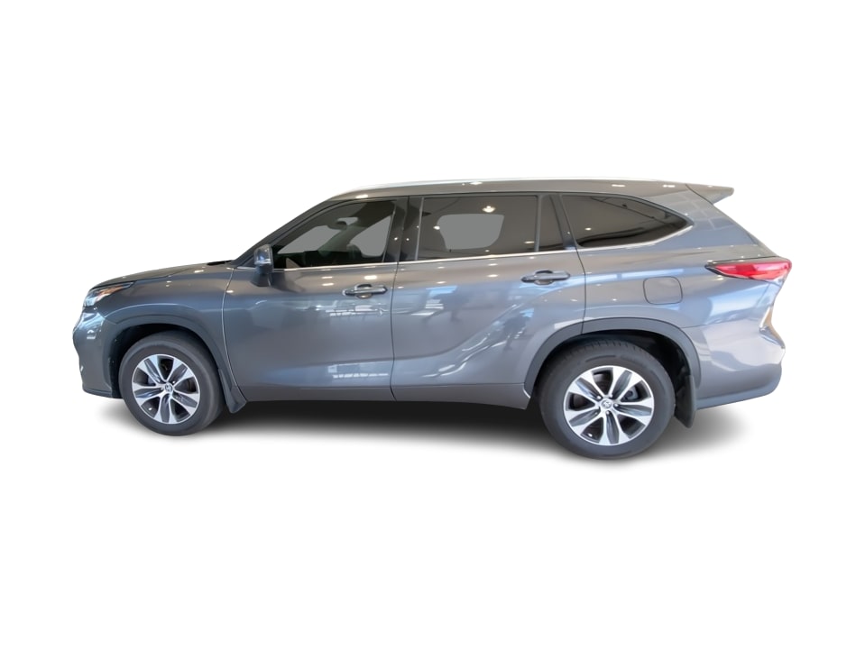 Thumbnail: 2021 Toyota Highlander - 3