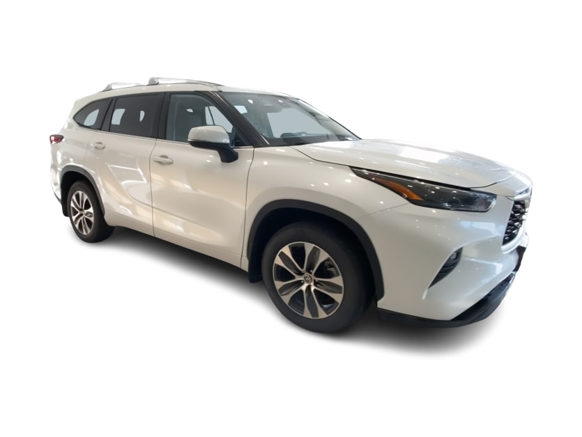 Thumbnail: 2022 Toyota Highlander - 17