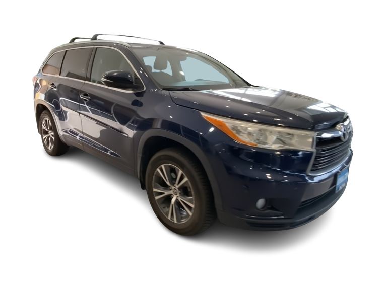 Thumbnail: 2016 Toyota Highlander - 16