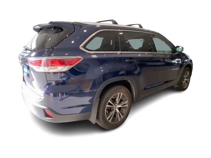Thumbnail: 2016 Toyota Highlander - 18