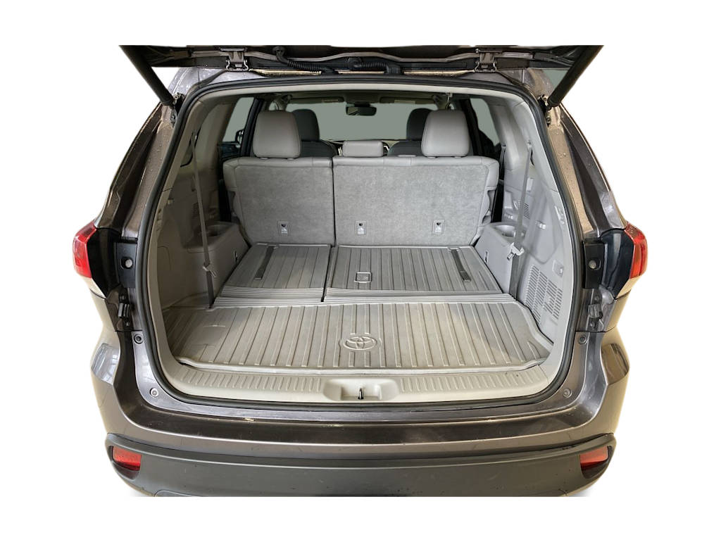 Thumbnail: 2019 Toyota Highlander - 15