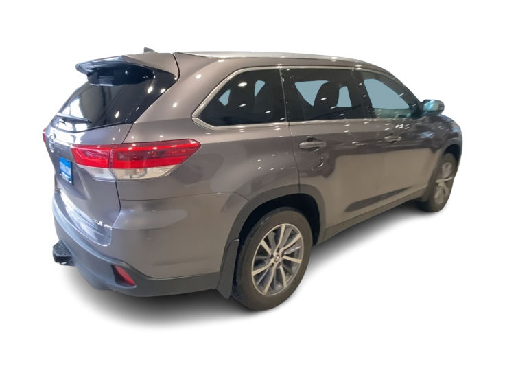 Thumbnail: 2019 Toyota Highlander - 18