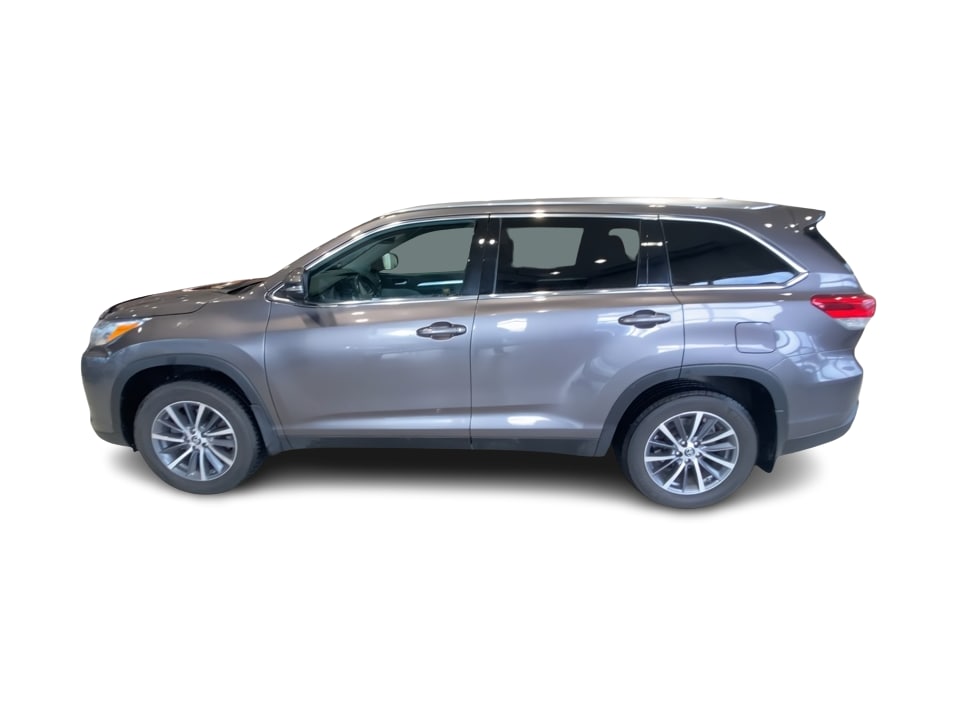 Thumbnail: 2019 Toyota Highlander - 17