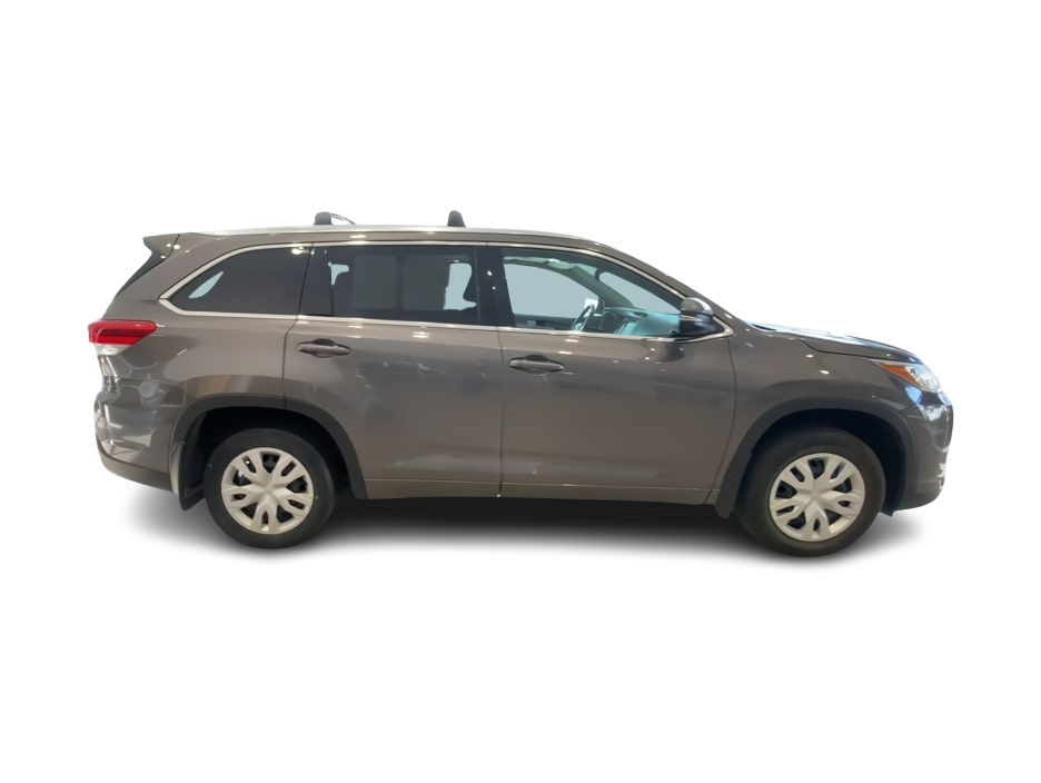 Thumbnail: 2017 Toyota Highlander - 20