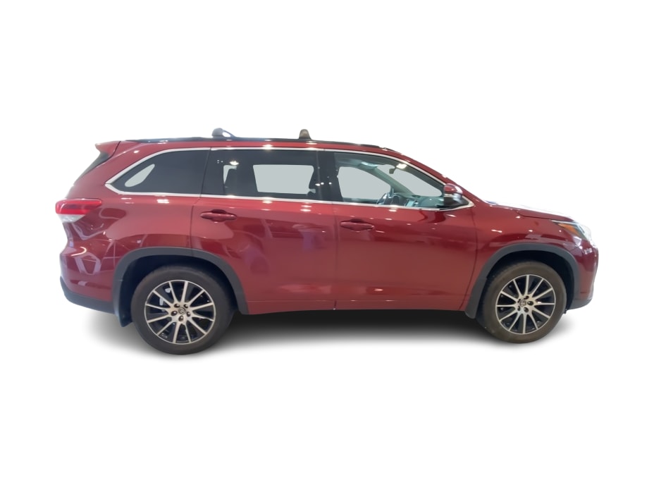 Thumbnail: 2018 Toyota Highlander - 20