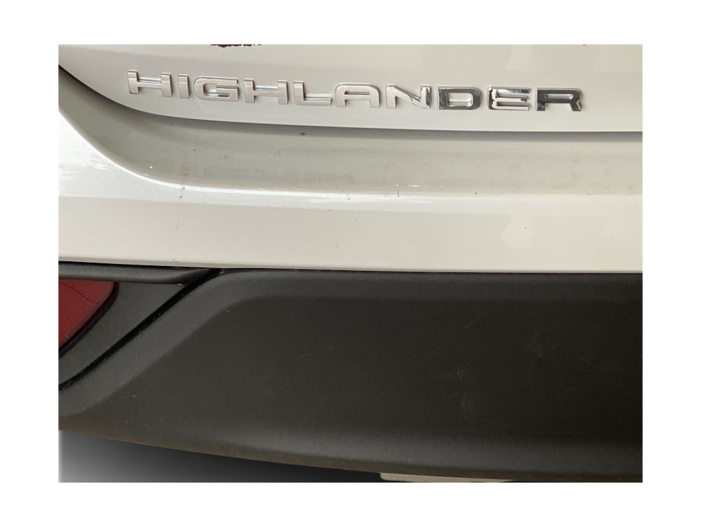 Thumbnail: 2023 Toyota Highlander - 15