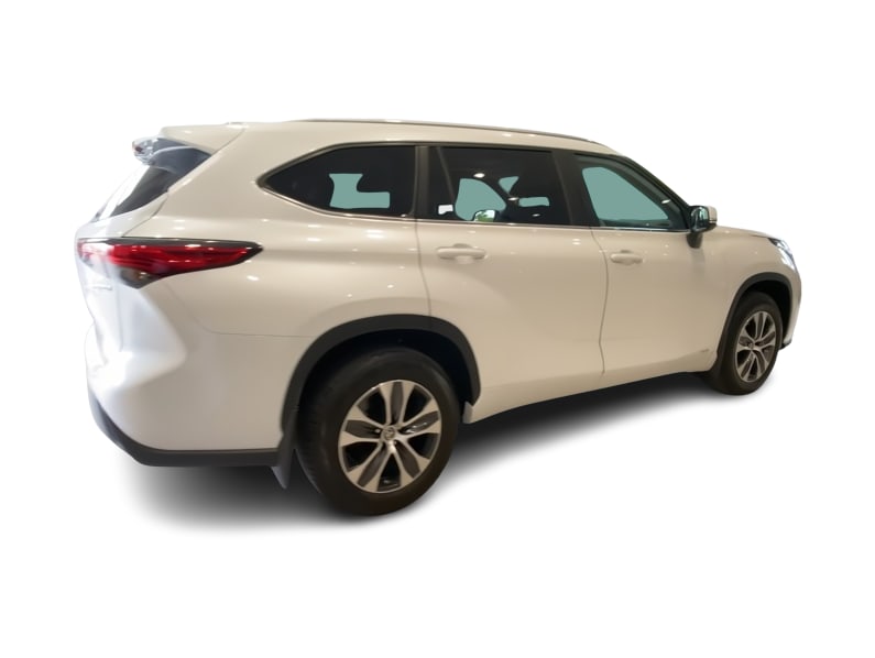 Thumbnail: 2023 Toyota Highlander - 18