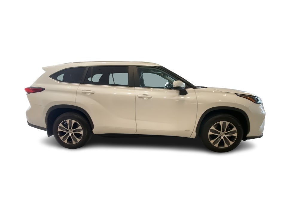 Thumbnail: 2023 Toyota Highlander - 19