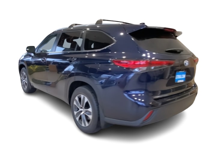 Thumbnail: 2023 Toyota Highlander - 4