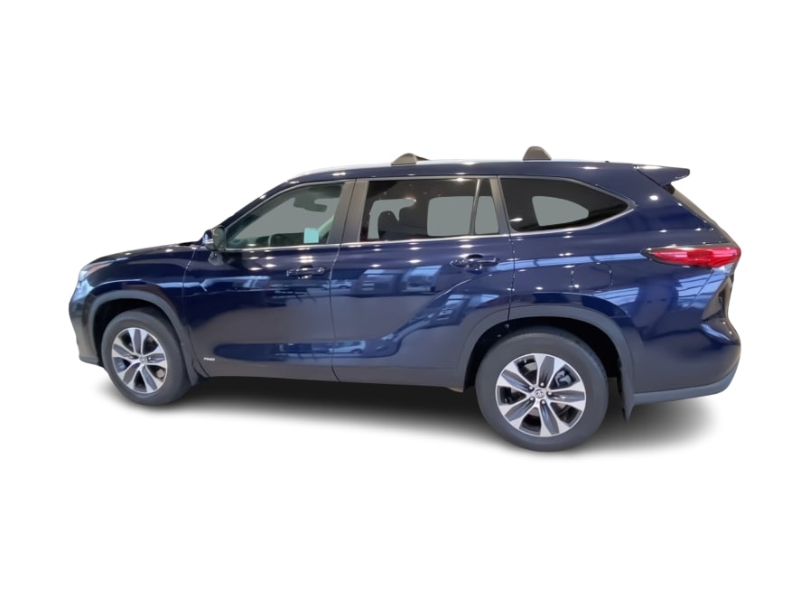 Thumbnail: 2023 Toyota Highlander - 3