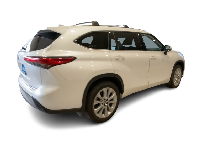 Thumbnail: 2023 Toyota Highlander - 18