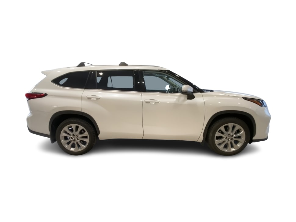 Thumbnail: 2023 Toyota Highlander - 19
