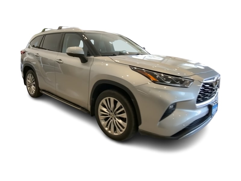 Thumbnail: 2023 Toyota Highlander - 16
