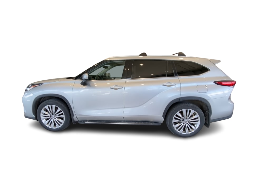 Thumbnail: 2023 Toyota Highlander - 3