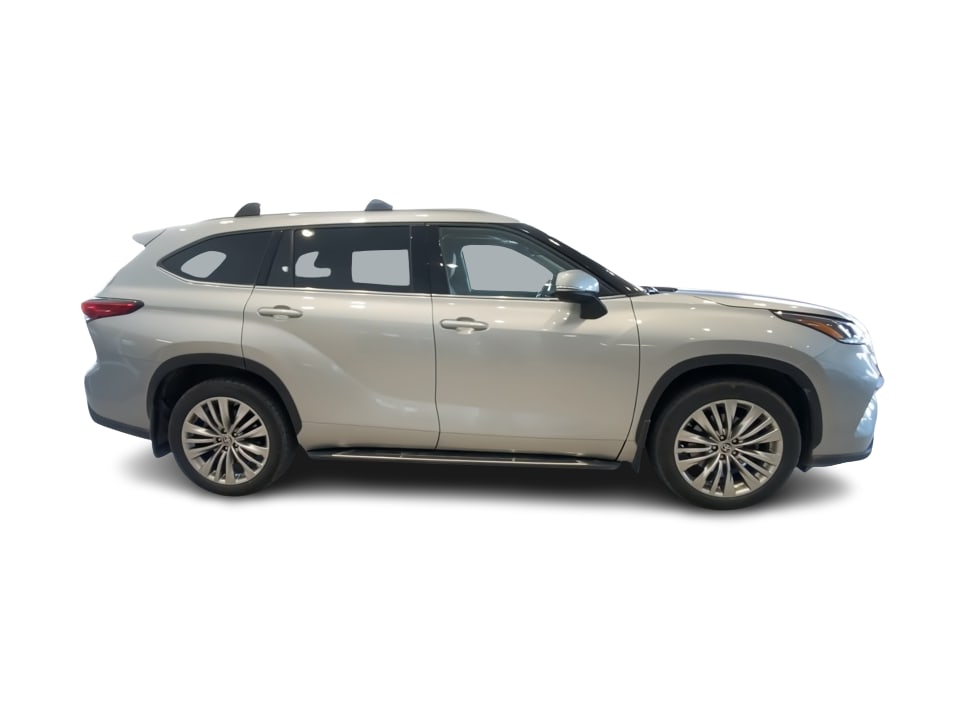 Thumbnail: 2023 Toyota Highlander - 19