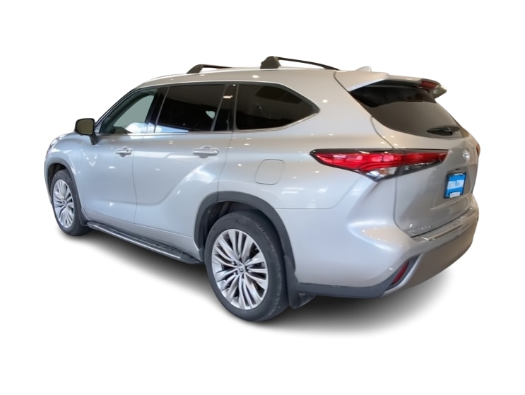 Thumbnail: 2023 Toyota Highlander - 4