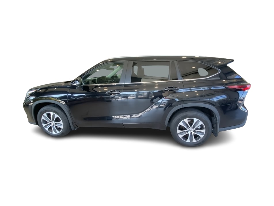 Thumbnail: 2024 Toyota Highlander - 3