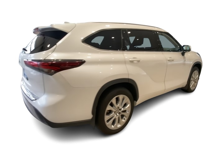 Thumbnail: 2025 Toyota Highlander - 17