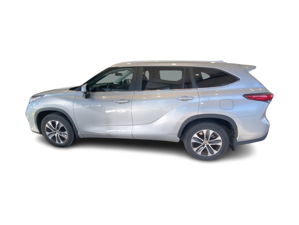 Thumbnail: 2023 Toyota Highlander - 18