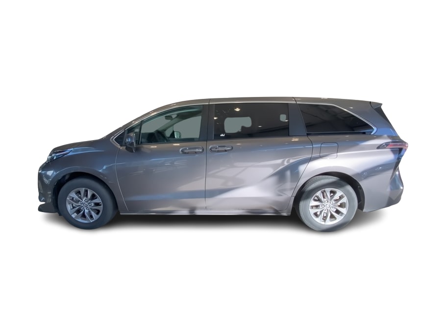 Thumbnail: 2024 Toyota Sienna - 3
