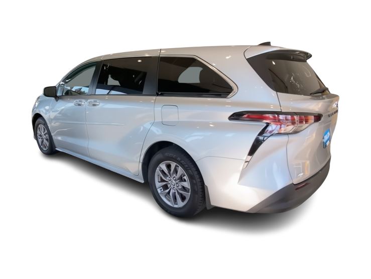Thumbnail: 2023 Toyota Sienna - 4
