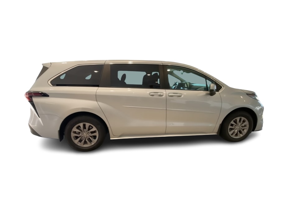 Thumbnail: 2023 Toyota Sienna - 17