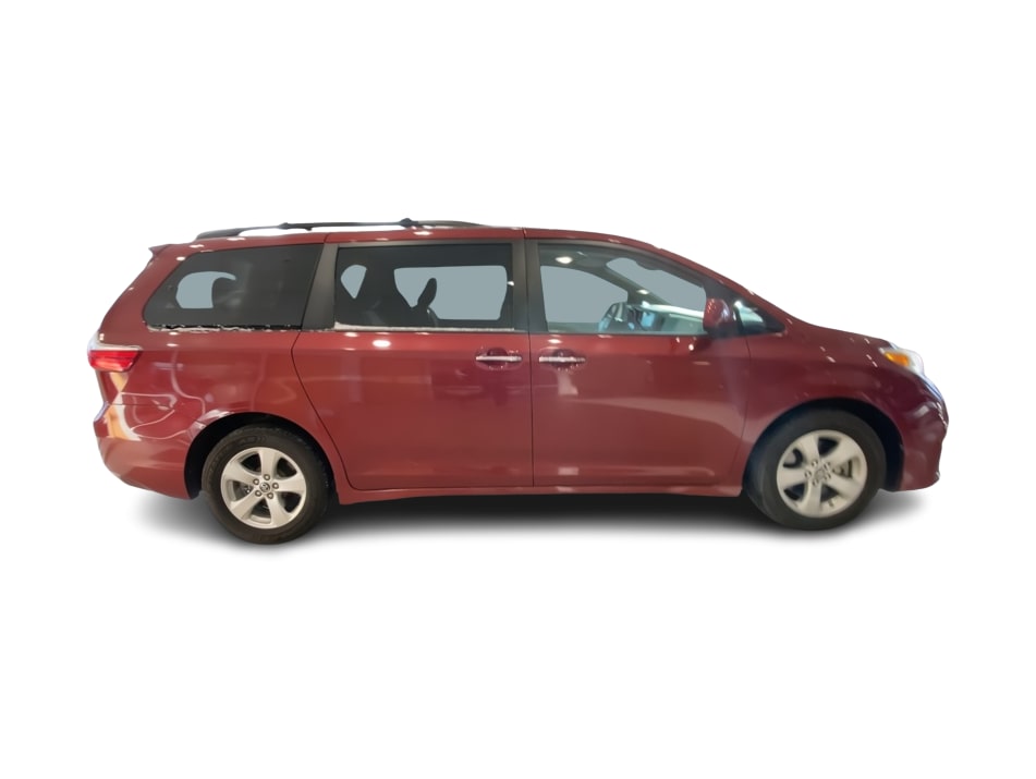 Thumbnail: 2020 Toyota Sienna - 19