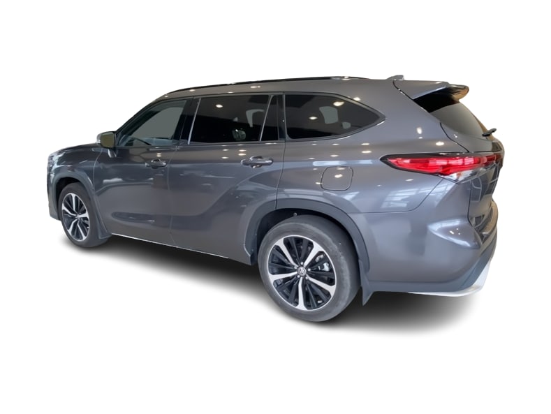 Thumbnail: 2022 Toyota Highlander - 18