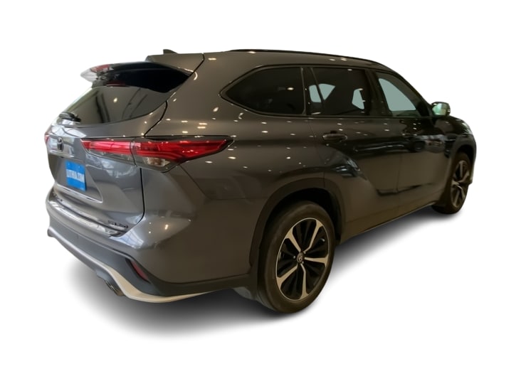Thumbnail: 2022 Toyota Highlander - 20