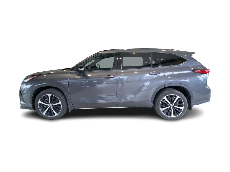 Thumbnail: 2022 Toyota Highlander - 3