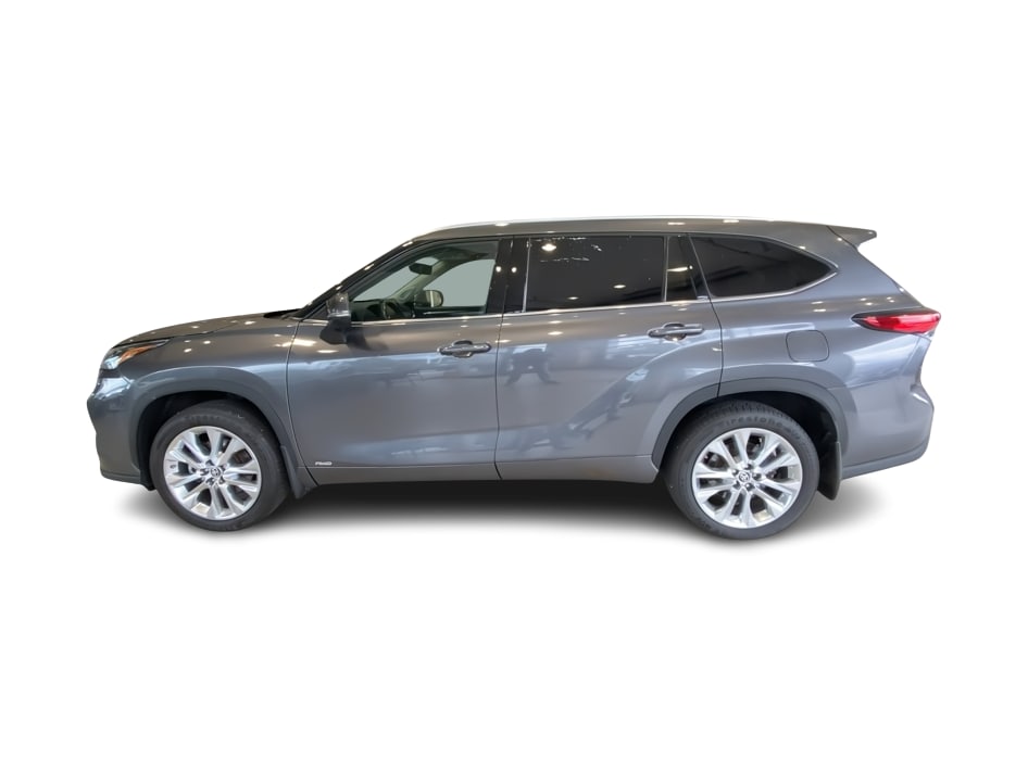 Thumbnail: 2022 Toyota Highlander - 3