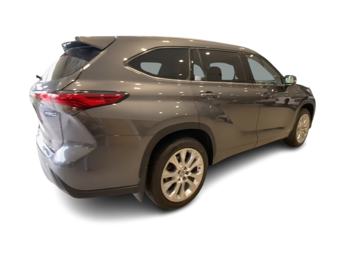 Thumbnail: 2022 Toyota Highlander - 19