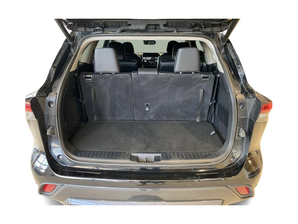 Thumbnail: 2023 Toyota Highlander - 15