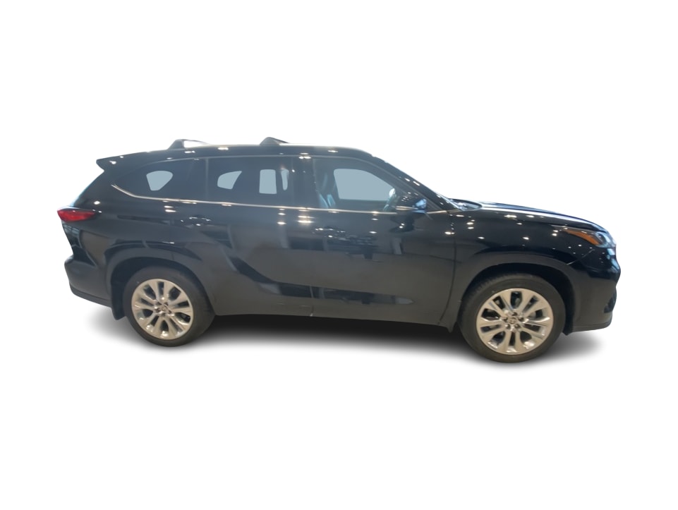 Thumbnail: 2023 Toyota Highlander - 19