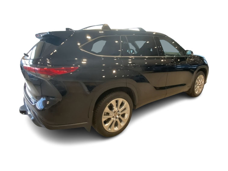 Thumbnail: 2023 Toyota Highlander - 18