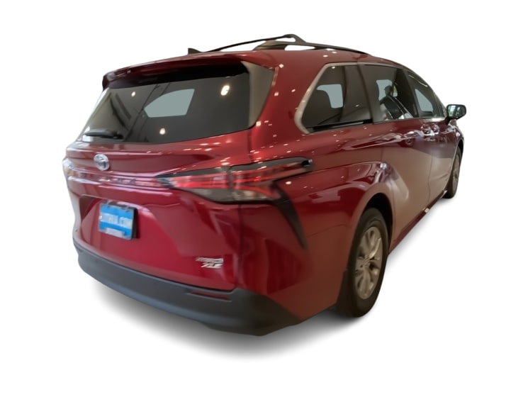 Thumbnail: 2021 Toyota Sienna - 18