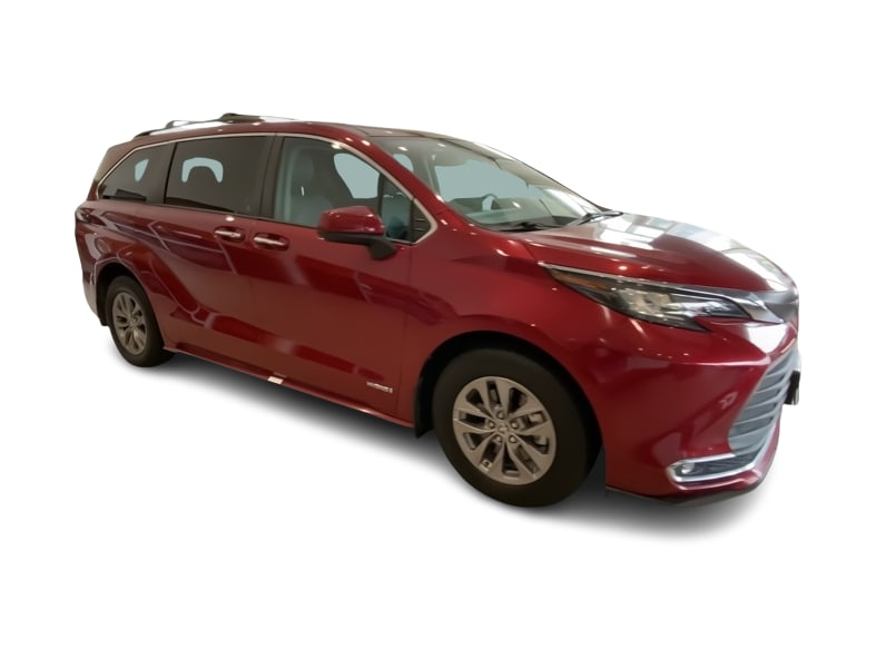 Thumbnail: 2021 Toyota Sienna - 16