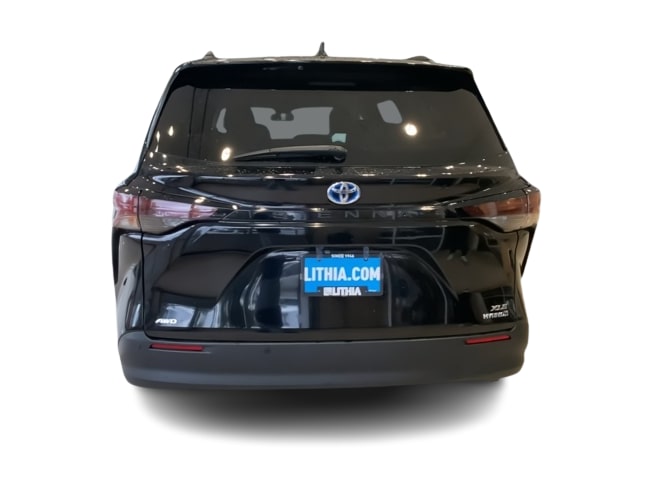 Thumbnail: 2024 Toyota Sienna - 16