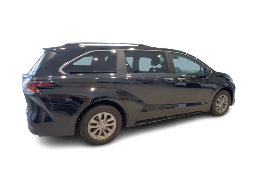 Thumbnail: 2024 Toyota Sienna - 18