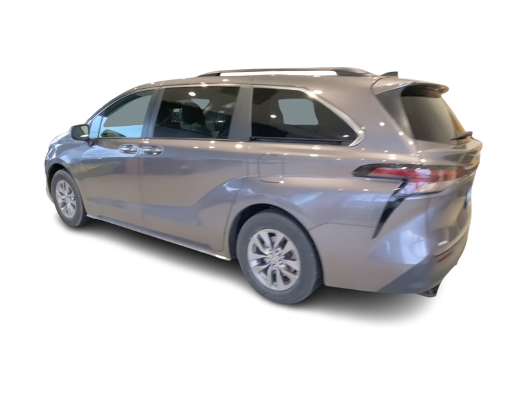 Thumbnail: 2023 Toyota Sienna - 4