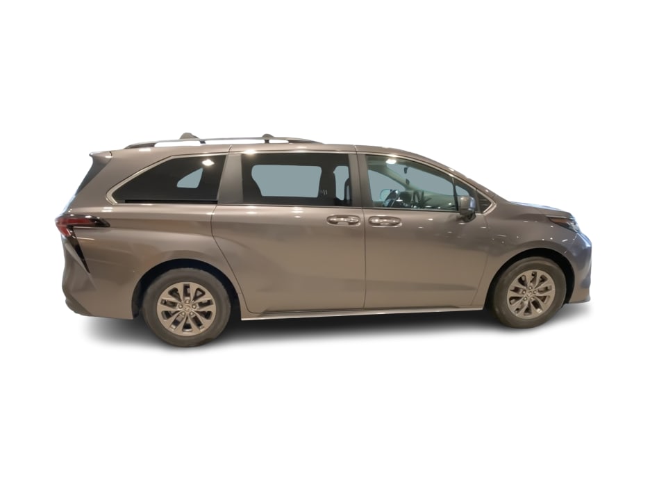 Thumbnail: 2023 Toyota Sienna - 19