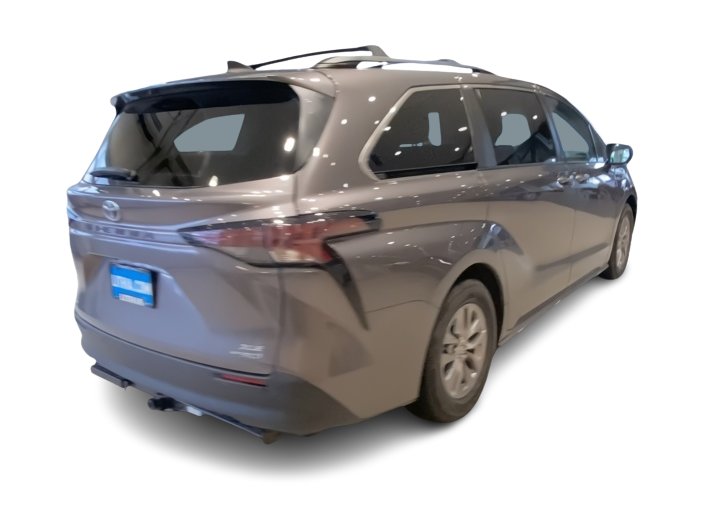 Thumbnail: 2023 Toyota Sienna - 18