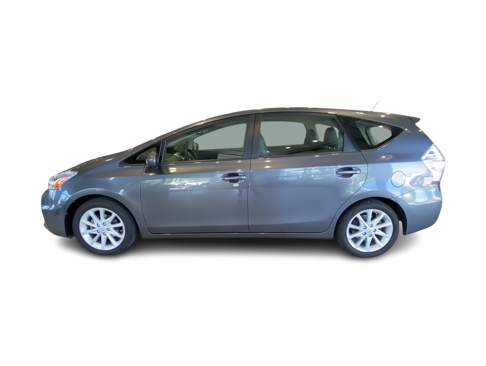 Thumbnail: 2014 Toyota Prius v - 3