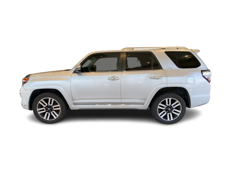 Thumbnail: 2016 Toyota 4Runner - 3