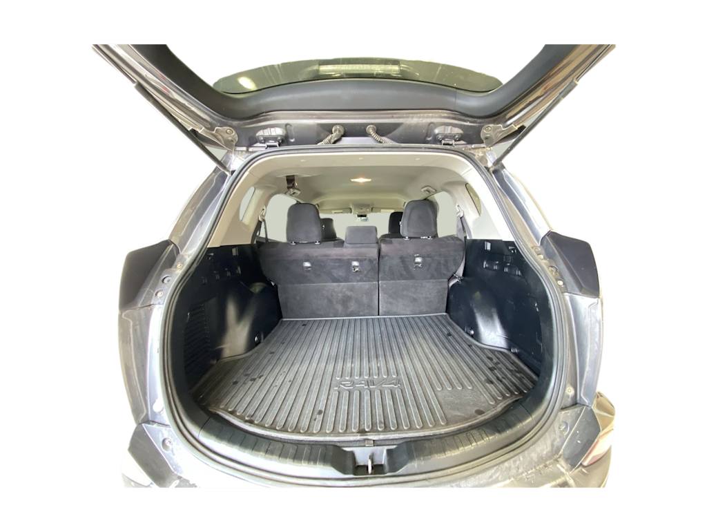 Thumbnail: 2018 Toyota RAV4 - 15