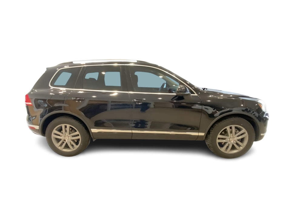 Thumbnail: 2015 Volkswagen Touareg - 20