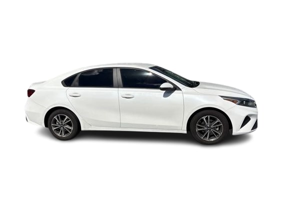 Thumbnail: 2023 Kia Forte - 10