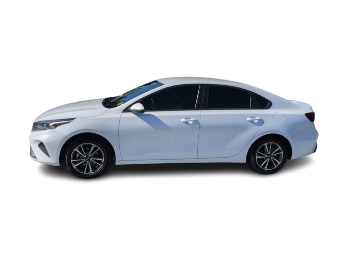 Thumbnail: 2023 Kia Forte - 3