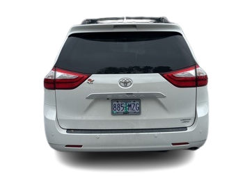 Thumbnail: 2015 Toyota Sienna - 5