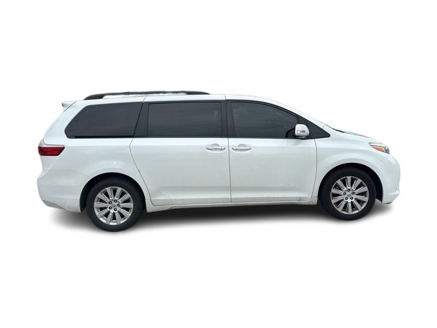 Thumbnail: 2015 Toyota Sienna - 13